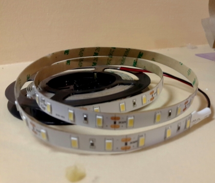 ������������ ����� SMD5630/60 13W/�.  ���� Samsung 890��./� 4200K IP23 12V   (LUX) 5 ������